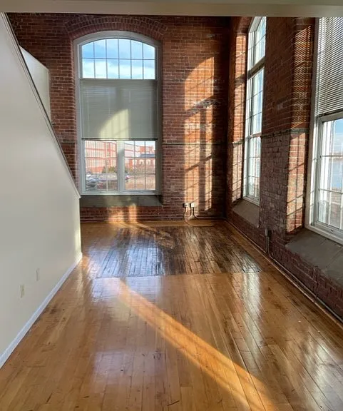 Victoria Riverside Townhouse Lofts — Photo 62
