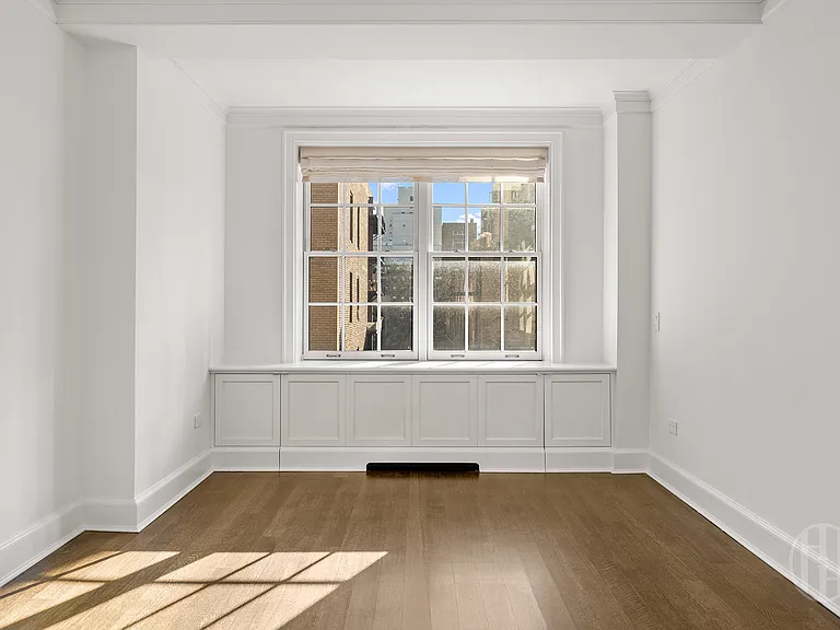 28 E 10th St #10B — Photo 9