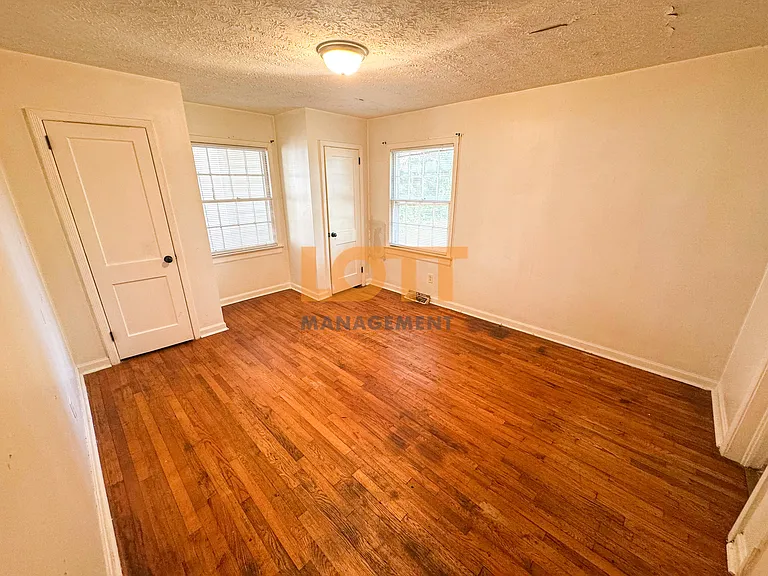 126 Irene Cir — Photo 9