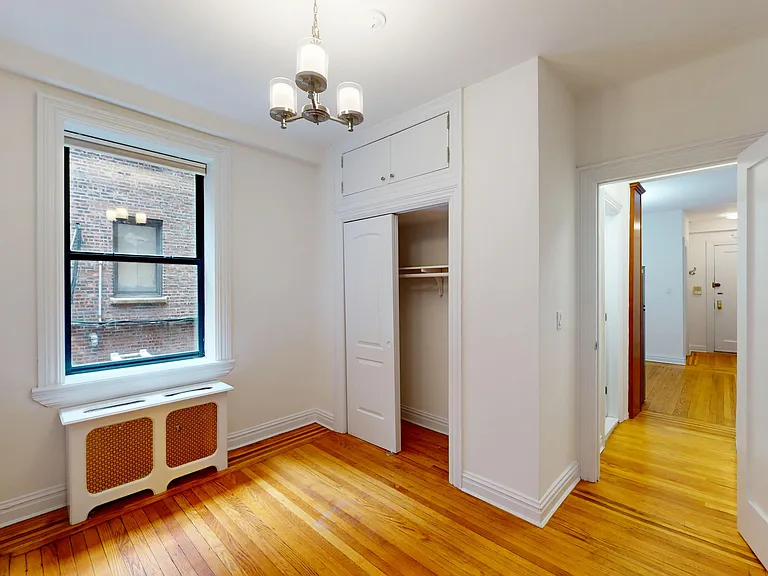 245 W 51st St #211 — Photo 6