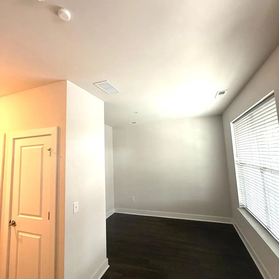 3 bed, 3.5 bath, 1868 sqft, $3,290 — Photo 4