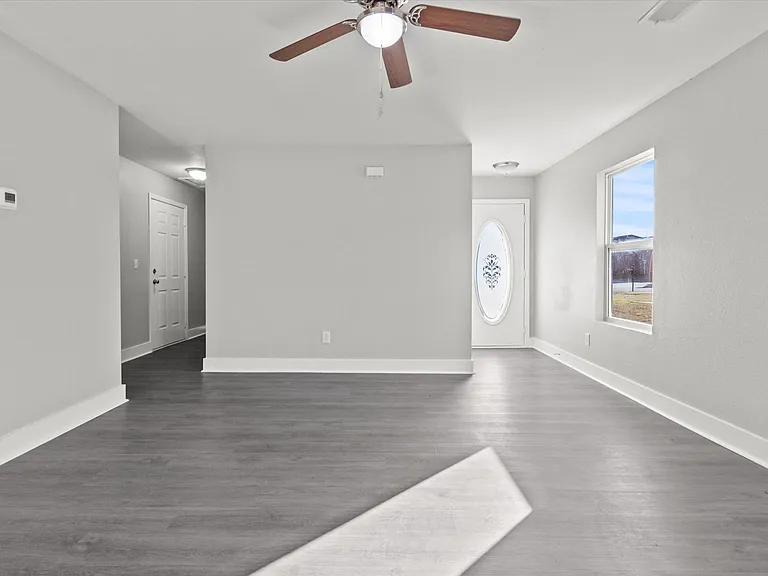 341 Mertle Dr NE — Photo 15