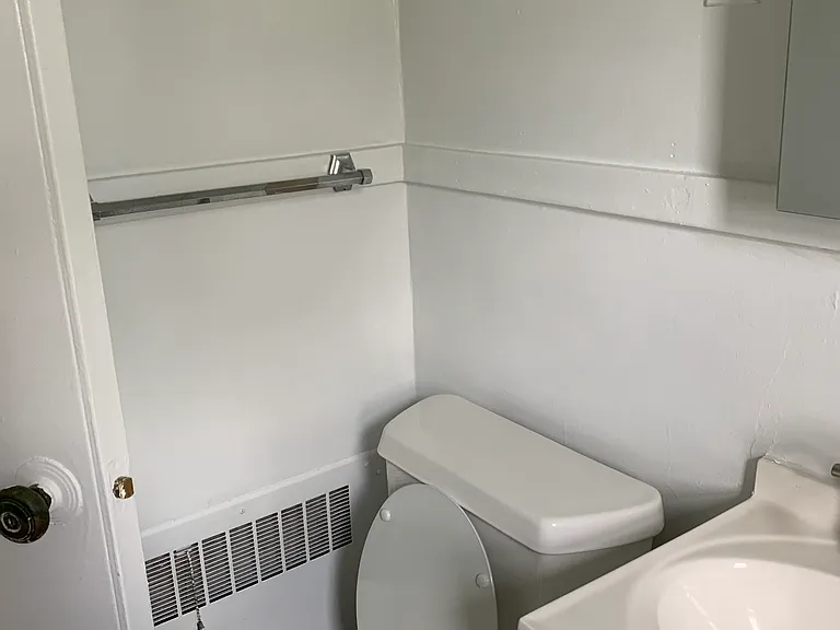 Riverview Manor Apartments — Photo 14