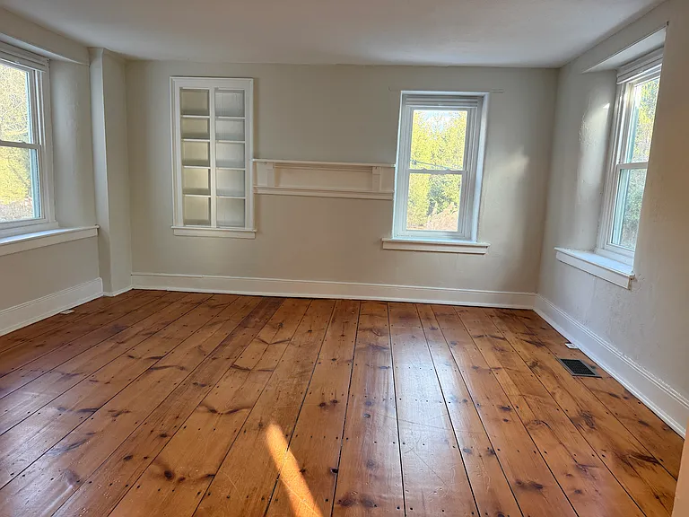 631 Penns Park Rd — Photo 6