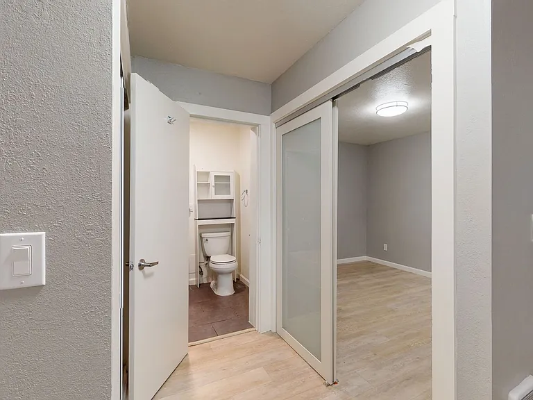 351 Lester Ave — Photo 23