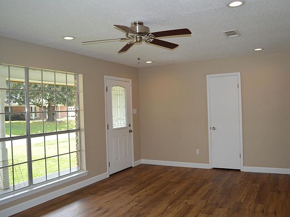 2nd image of 203 Janelle Dr
