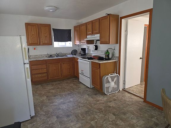 2nd image of 1575 1/2 Oregon St