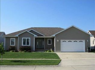 2317 Green Creek Rd, Cedar Falls, IA 50613