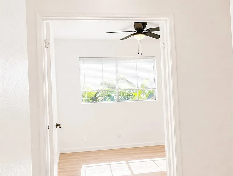 3209 Clay St — Photo 27