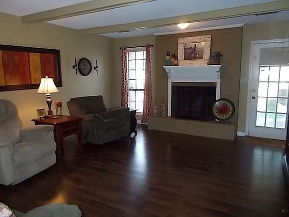 2nd image of 460 Rubye Dr