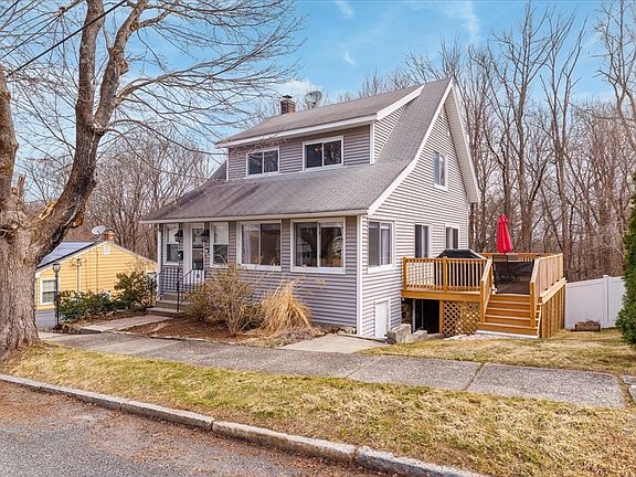 2nd image of 21 Brewster Rd