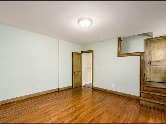 4th image of 156 Clinton Heights Ave