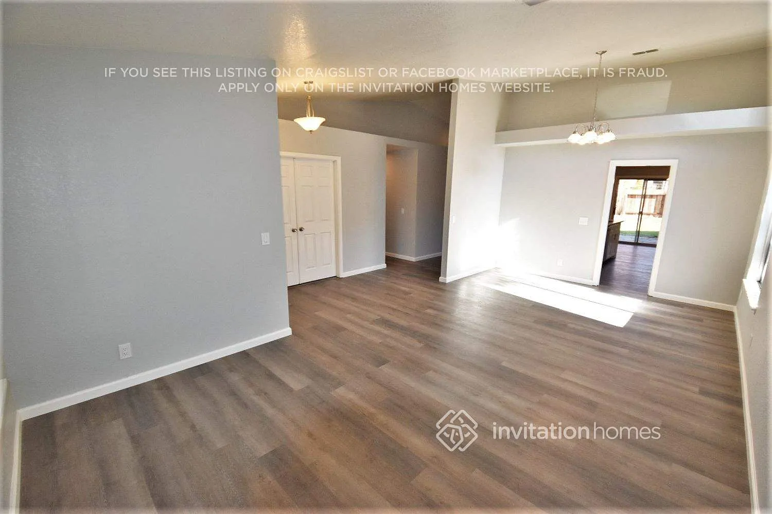 8121 Pine Oaks Ct Sacramento, CA 95828 — Photo 3
