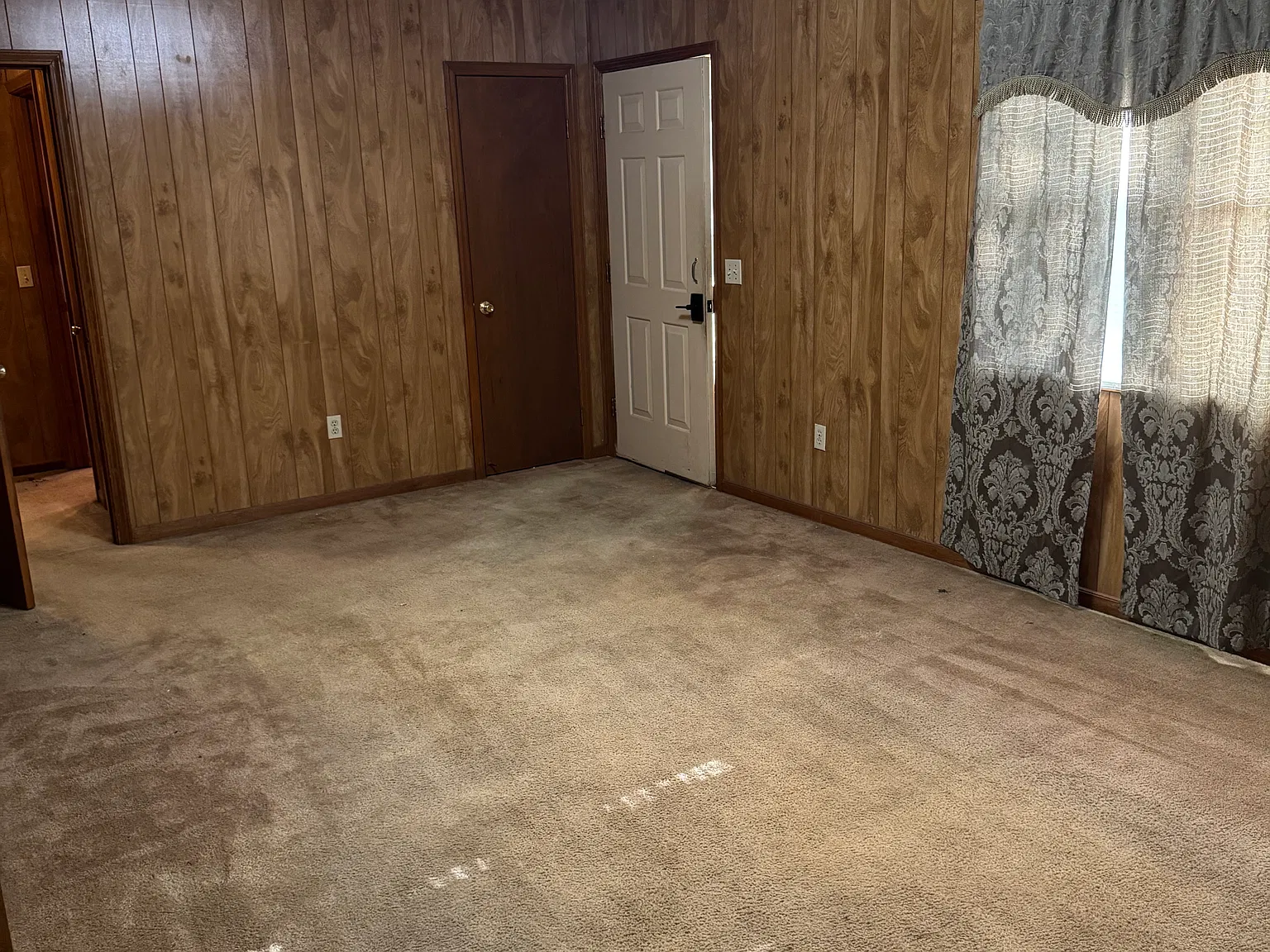 3 bed, 1250 sqft, $925 — Photo 2