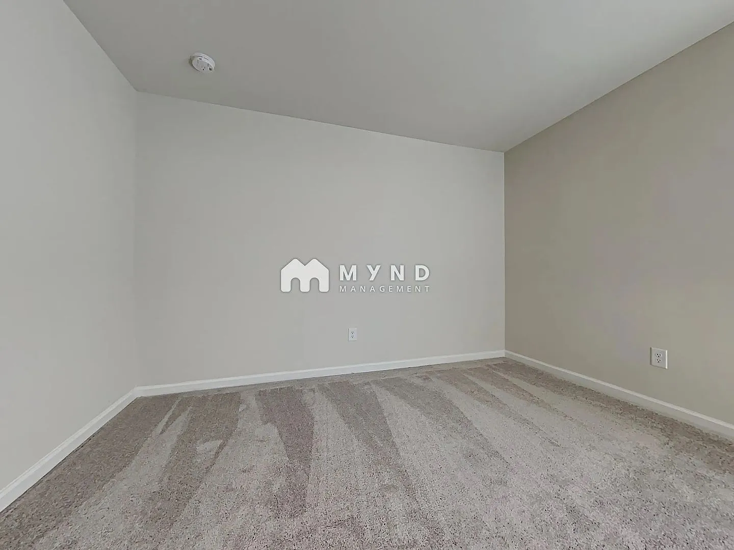 Room in 5 Bedroom Home at Moulin Ct Dr — Photo 2