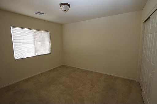 3rd image of 4440 Oberlander Ave