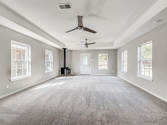 5th image of 725 Brookfield Dr