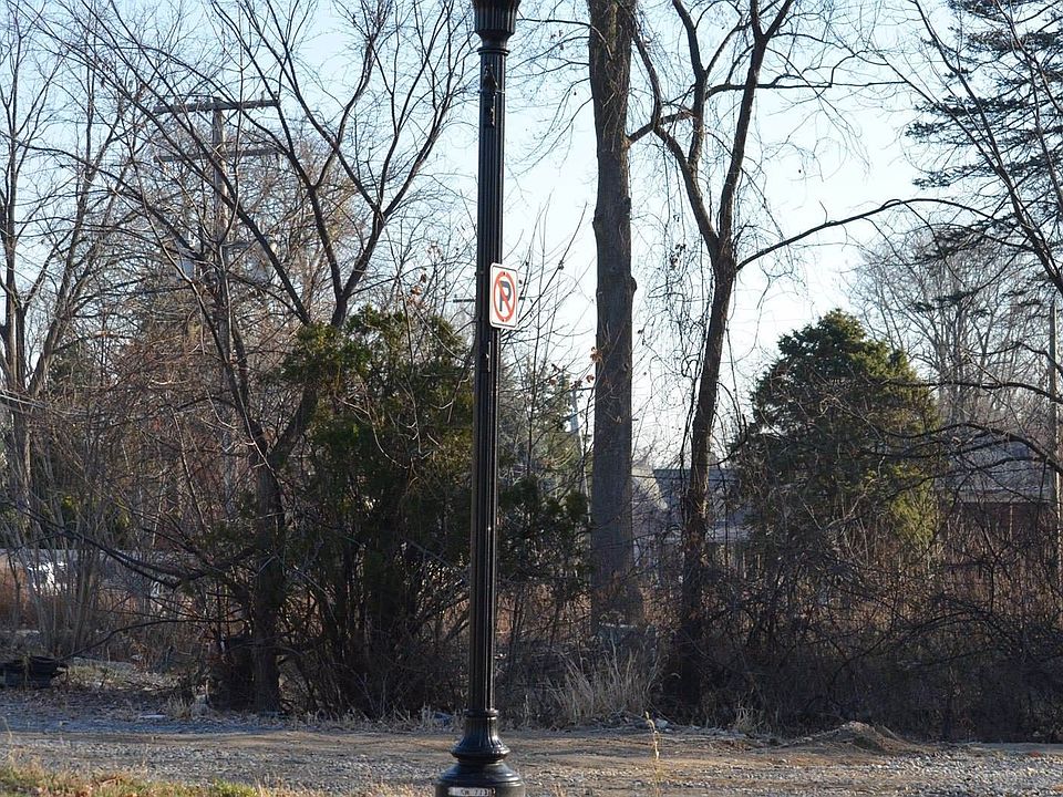 1st image of 328 N Center St