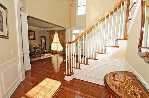 3rd image of 18 McGinnis St