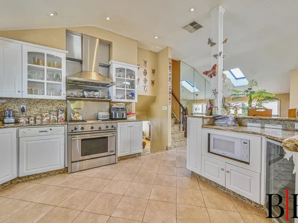 2445 East 65th Street image 6 of 30