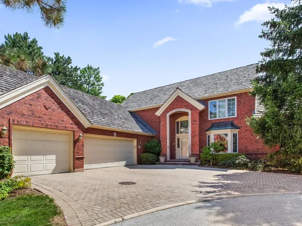 22 Regent Wood Rd, Northfield, IL 60093