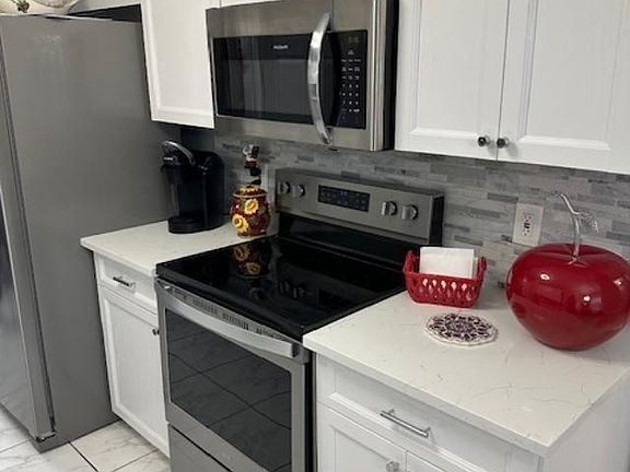 3rd image of 6768 N 10th Ave Avenue N #210