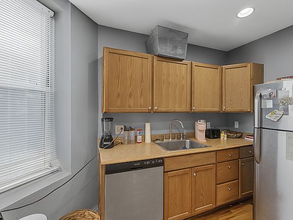 4th image of 912 Lafayette Ave #912A