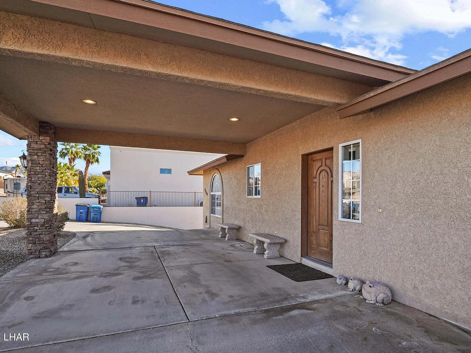 3 bed, 4.0 bath, 2804 sqft, $4,000 — Photo 2