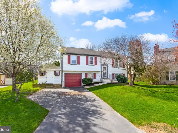 324 Hemlock Ln, New Holland, PA 17557