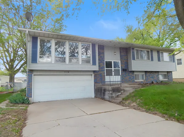 1118 N 13th St, Clinton, IA 52732