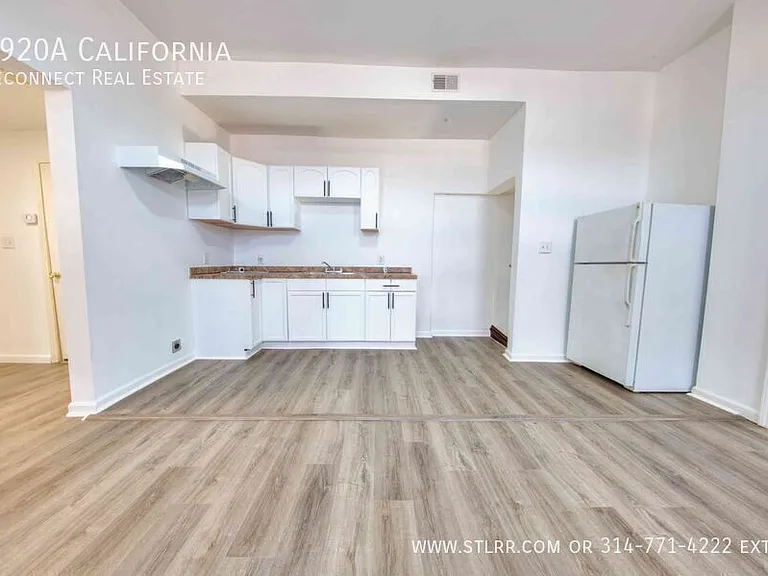 3920A California Ave — Photo 2