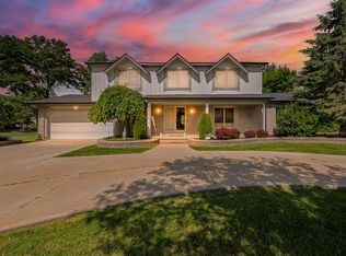 6054 Wynford Dr, West Bloomfield, MI 48322