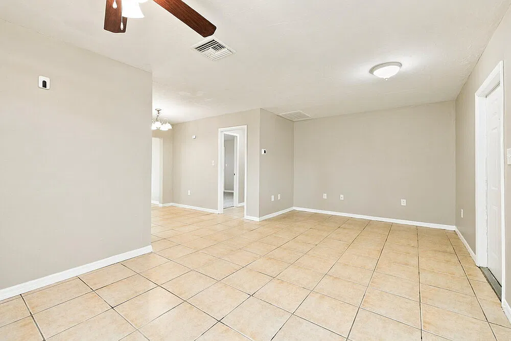 4 bed, 2.0 bath, 1432 sqft, $1,910 — Photo 4