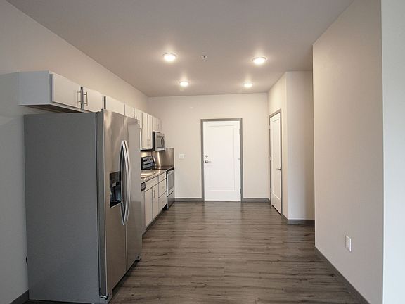 5th image of 1425 N 12th Ave #303