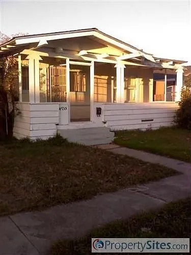 4755 15th Ave photo 1
