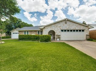 906 Smokey Ct, Arlington, TX 76014