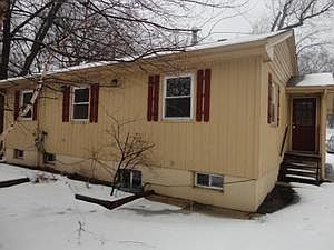 2nd image of 425 N Van Buren St