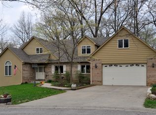 33 Forest Glen Dr, Belleville, IL 62223