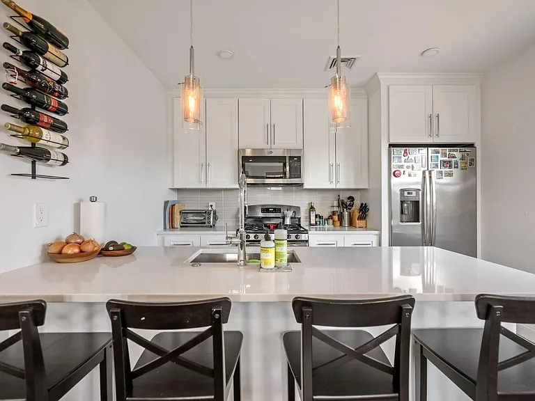 77 Torrey St #3 — Photo 3