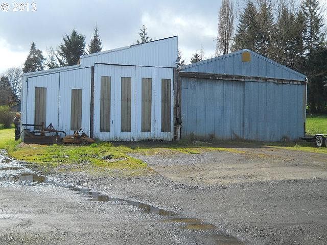 2nd image of 431 NW Main St