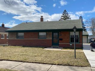 9242 Syracuse St, Taylor, MI 48180