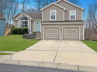 11812 N Tracy Ave, Kansas City, MO 64155