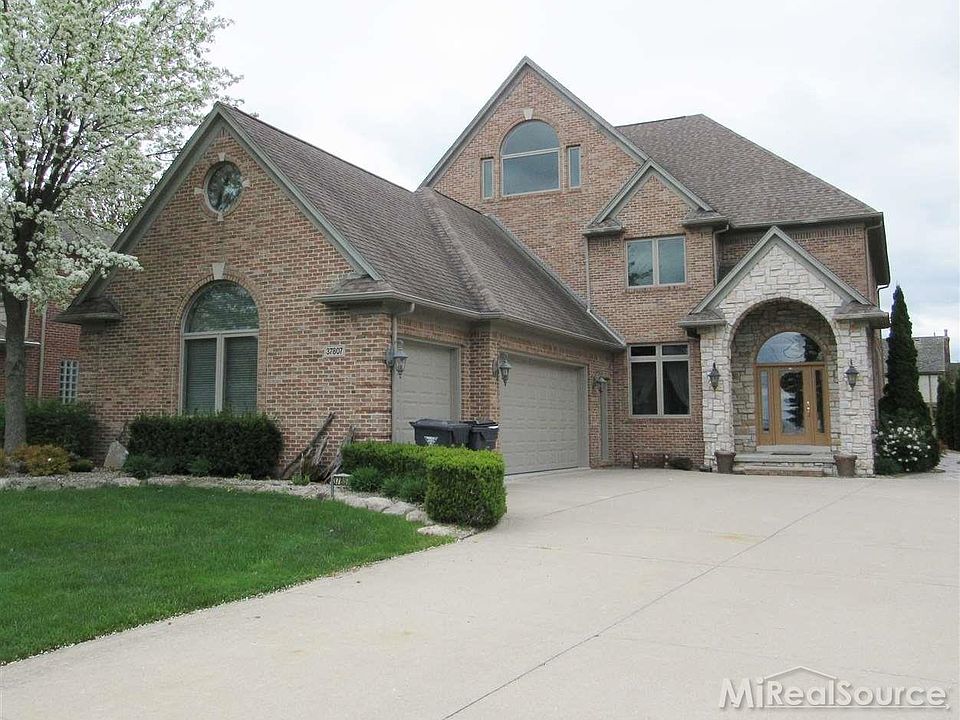 1st image of 37807 Lakeshore Dr