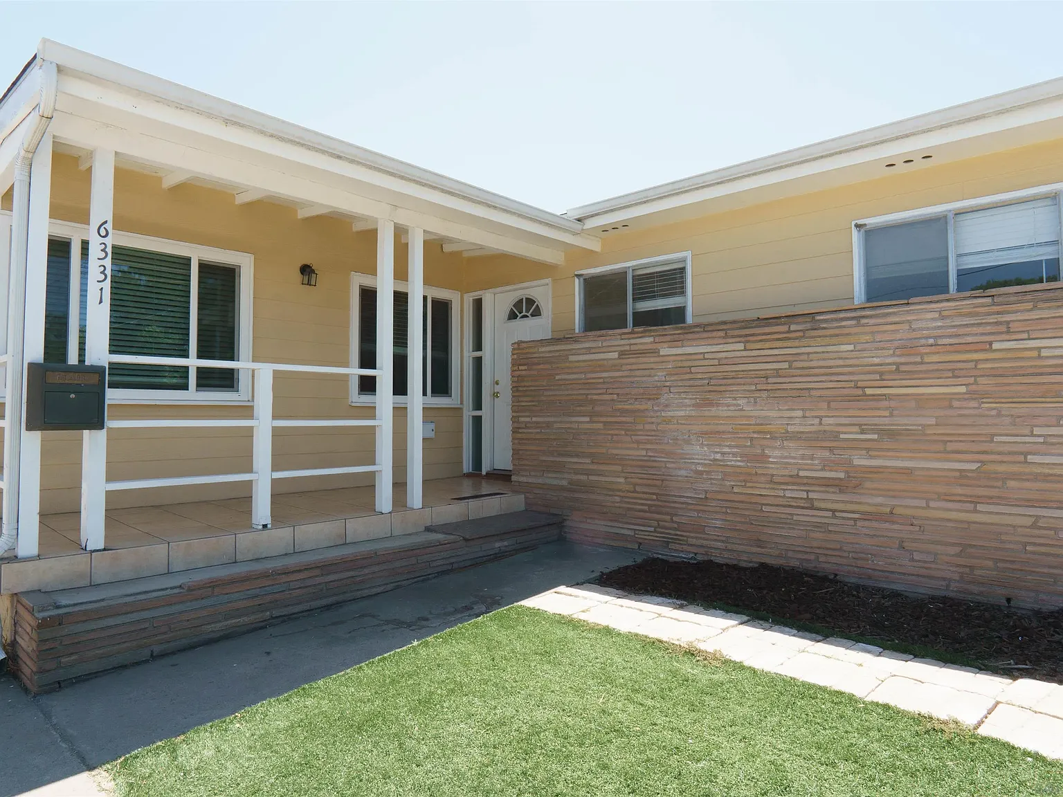 4 bed, 2.0 bath, 1540 sqft, $4,700 — Photo 2