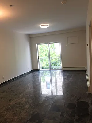 Rented by Metroline Realty | media 23