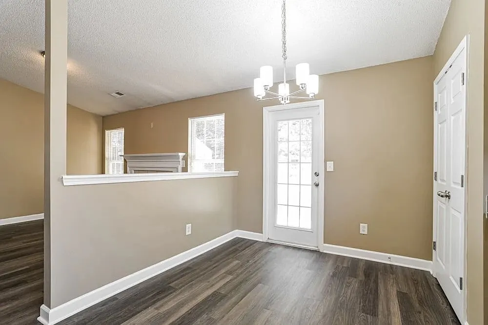 3 bed, 1204 sqft, $1,965 — Photo 1