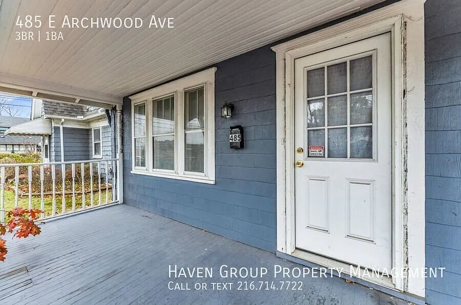 485 E Archwood Ave, Akron, OH 44301- Spacious 3-bed 1-bath single-family home! — Photo 3