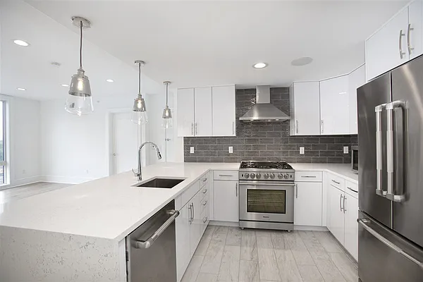 Sold by Keller Williams City Life Realty | media 2