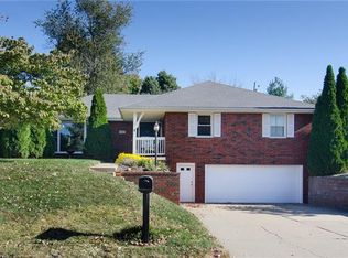 1913 Park Ridge Dr, Saint Joseph, MO 64503