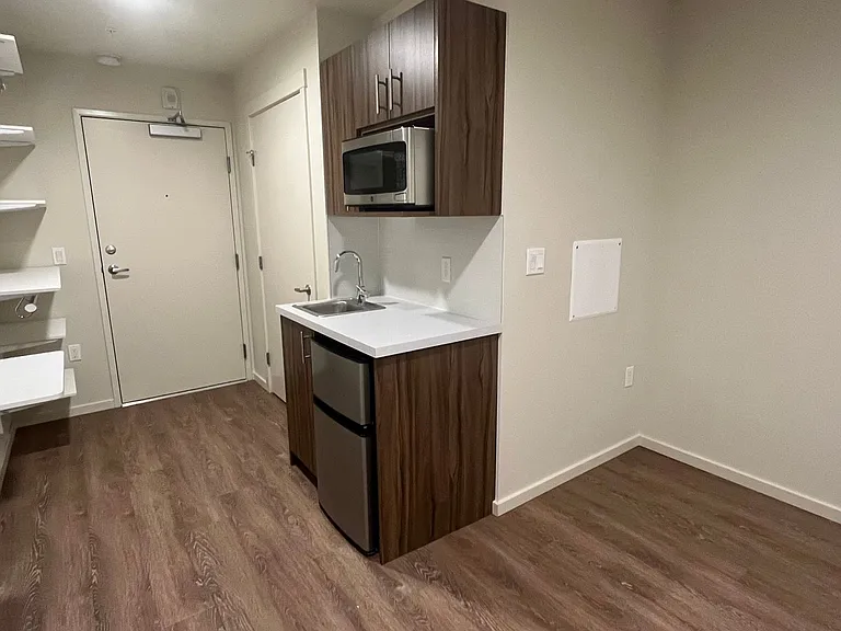 Plaza Apartments — Photo 142